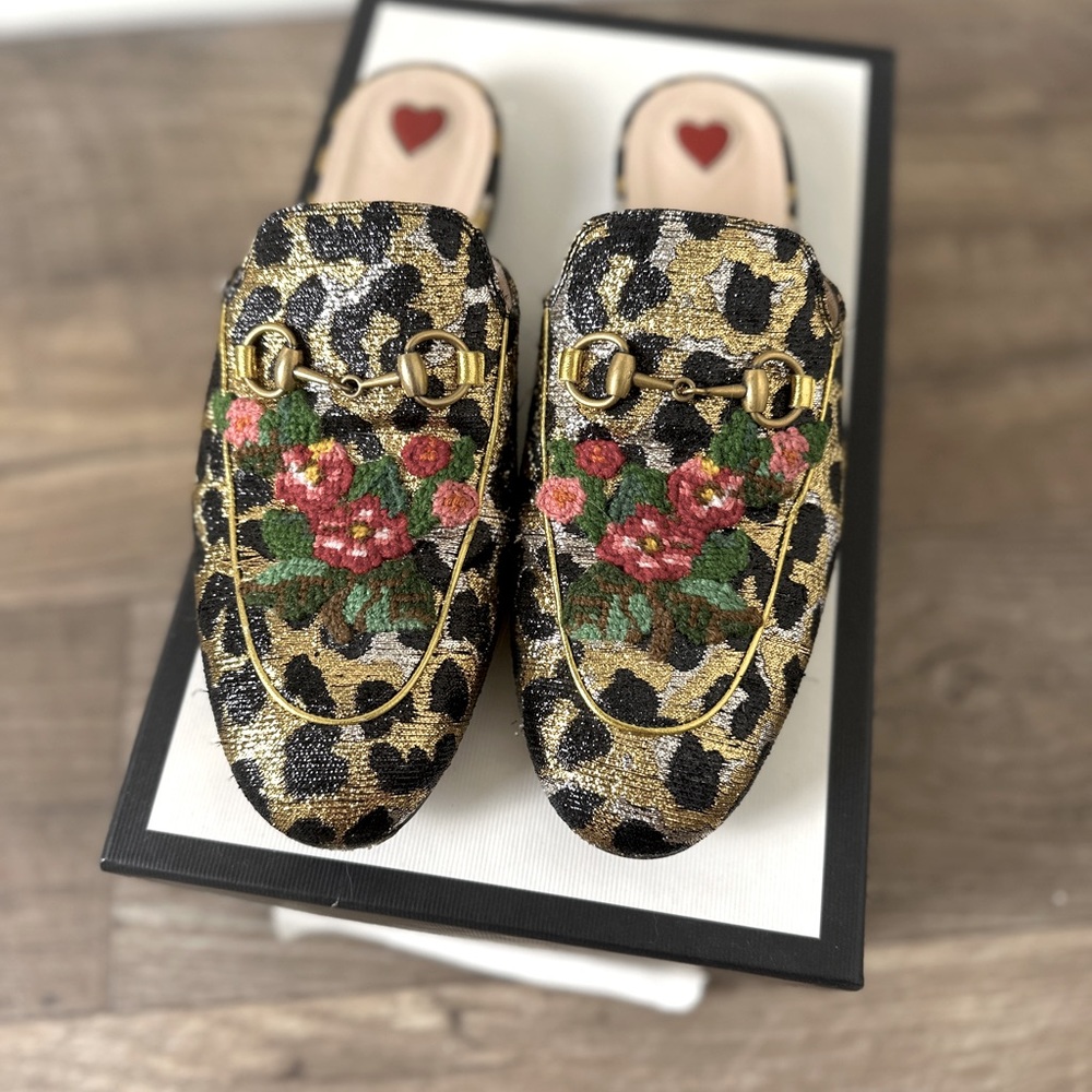 GUCCI slippers